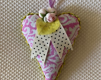 Small lavender heart sachet,Spring gift ,collectible ,mothers day ,cottage door hanger, fragrant home decor, closet sachet, friendship gift