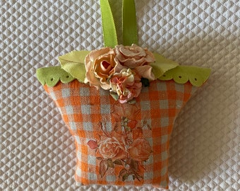 Lavender sachet- basket sachet, Easter basket ornament, spring decor, girlfriend gift