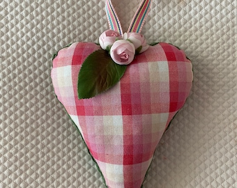 Small lavender heart sachet,Spring gift ,collectible ,Mothers day,cottage door hanger, fragrant home decor, closet sachet, friendship gift