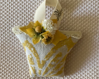 Lavender sachet- basket sachet, Spring basket ornament, spring decor, girlfriend gift