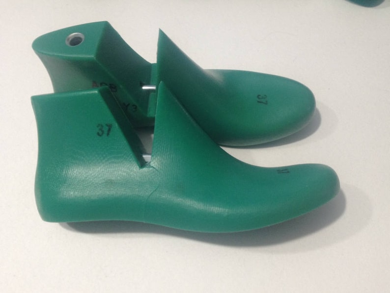 Plastic shoe lasts for felt shoes and slippers for women image 1