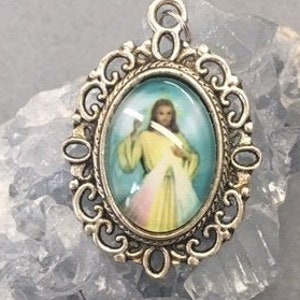Jesus Christ Pendant Sacred Heart God Medal Vintage Christian Jewelry Gift
