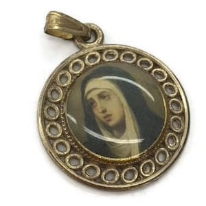 Our lady Sorrows Medal Redeemer Savior Vintage Catholic Gift