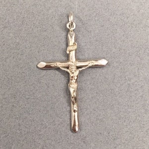 Sterling Crucifix Pendant 925 Silver Jesus Christ Cross Vintage Avanti Roman Catholic Gift