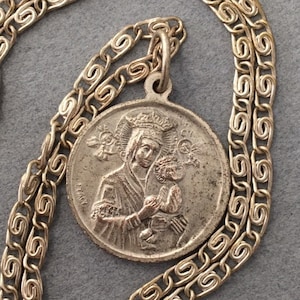 Our lady Perpetual Help Medal Necklace Virgin Mary Holy Child Jesus Vintage Catholic Gift