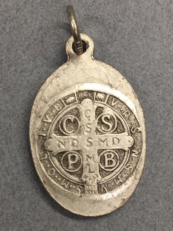 Médaille Saint Benoît Vieux cadeau catholique vintage -  France