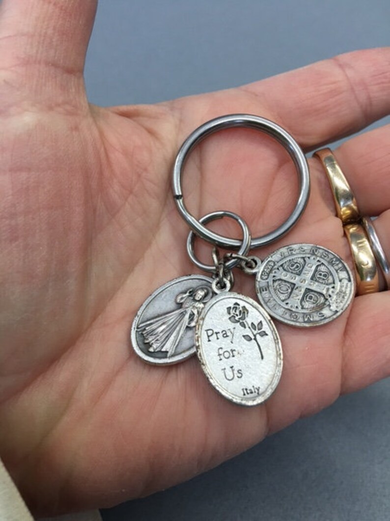 Tales of the Rat Fink Keychains Key Ring Charms Pendant Key Chain Collection New Tales of the Rat Fink Keychains Key Ring Charms Pendant Key Chain Collection New