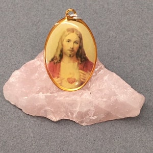 Jesus Christ Pendant Sacred Heart Medal Catholic Prayer Worship Religious Vintage Catholic Gift