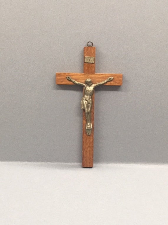  Crucifijo de pared hecho a mano, crucifijo católico de madera  para decoración del hogar, crucifijo de 13.75 pulgadas, Jesús en la cruz,  decoración religiosa del hogar, regalo católico : Hogar y