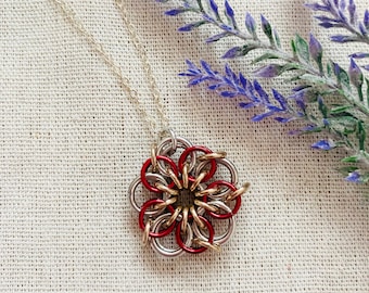 Flower Necklace, Chainmaille Necklace, Flower Pendant