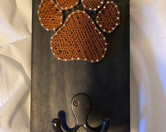 String art  - Pet paw print leash holder