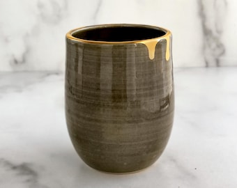 Grau und Gold Vase *SECONDS* - Tropfende Gold Vase, Grau und Gold Keramik, Hochzeitsgeschenk, Muttertagsgeschenk, Moderner Schlamm