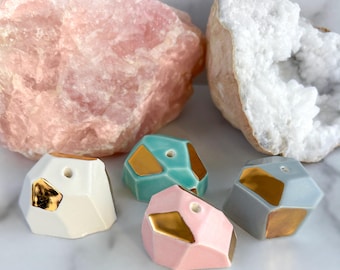 Geode Crystal Räucherstäbchenhalter mit 22k Goldakzenten - Kristallliebhabergeschenk