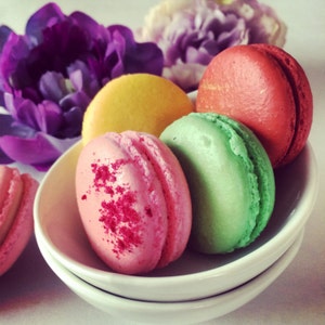 30 Macarons image 1