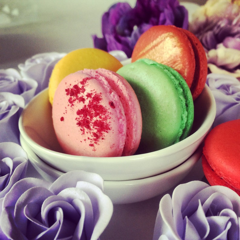 30 Macarons image 3