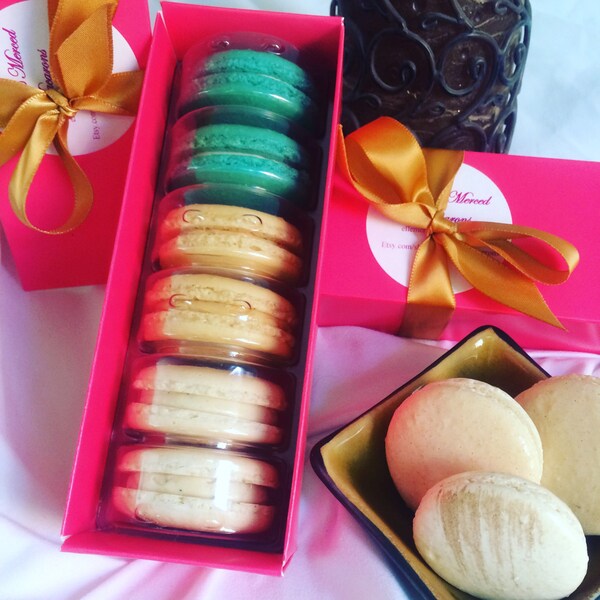 12 French Macarons in gift box