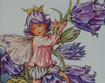 Flower Fairy Canterbury Bell Vintage Druck Cicely Mary Barker Flower Fairies Original Print 1930er Jahre Montiert fertig zum Rahmen
