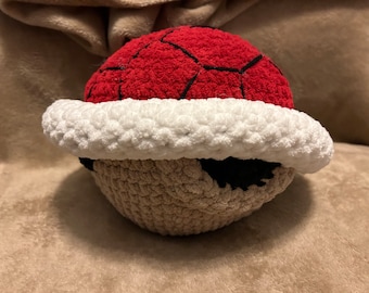 Amigurumi all'uncinetto con guscio di tartaruga di Super Mario