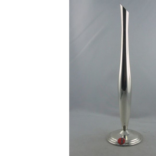 Original QUIST vase. Metal, silver plated. Height about 20.5 cm. Still with original sticker. 1960s to 70s. Made in W.-Germany. Vintage