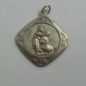 ART NOUVEAU jewelry: Enchanting, original age old pendant of silver (800 Ag). Art Nouveau silver pendant. Size approx 3.5 cm. VINTAGE