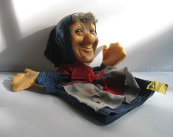 Original Steiff 7075/17. Old hand puppet / puppet: hand - witch, 17 cm. Made in Germany 1969 to 1977. Vintage toy collectible