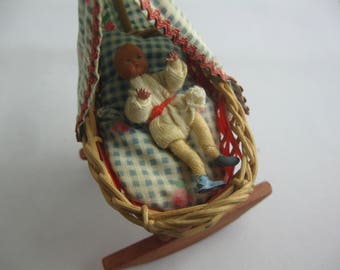 CACO dollhouse doll's cradle. Dollhouse accessories. 1:12 scale. Bending doll baby. 1960s / 70s VINTAGE dollhouse accessories from Germany