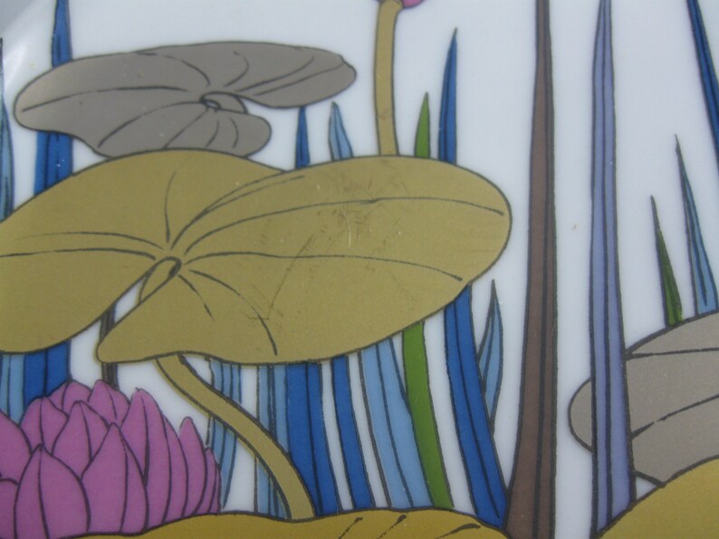 ROSENTHAL studio-linie Germany. Porcelain plate / wall plate. SEEROSEN (Fleurs du Lac). Alain Le Foll. Modernist. Op Art. 1970s. VINTAGE image 3