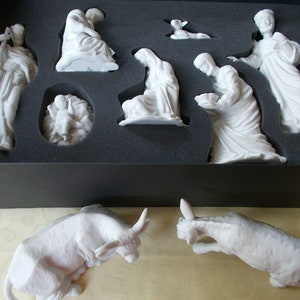 Rosenthal classic Germany: 9 Nativity figures made of biscuit porcelain. Advent / Christmas decoration. Vintage porcelain Nativity
