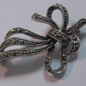 Marcasite loop. Sterling silver (925 Ag) brooch. Vintage Silver TREASURE