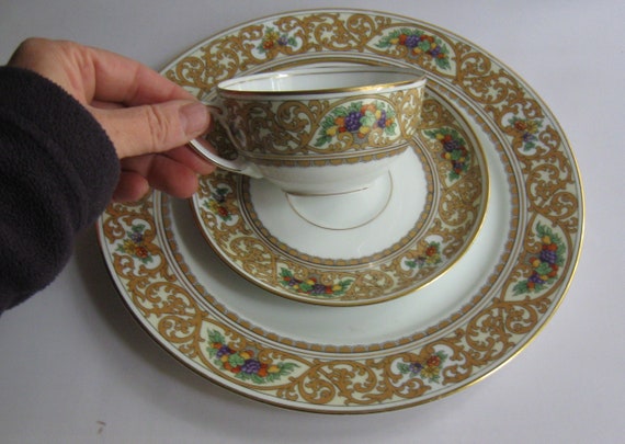 Vintage Rosenthal Selb Bavaria White Gold Rim Demitasse Cup Saucer Set- 6  Pieces