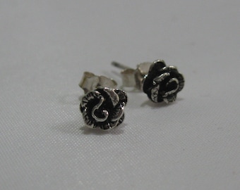 Rose earrings: Enchanting, delicate ear studs made of sterling silver (925 Ag) in the form of plastically worked, small roses. Vintage