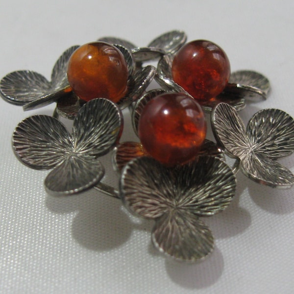 Beautiful, age old flower brooch from silver (Ag 835) with amber. K&L Kordes and Lichtenfels, Pforzheim / Germany. VINTAGE Modernism jewelry