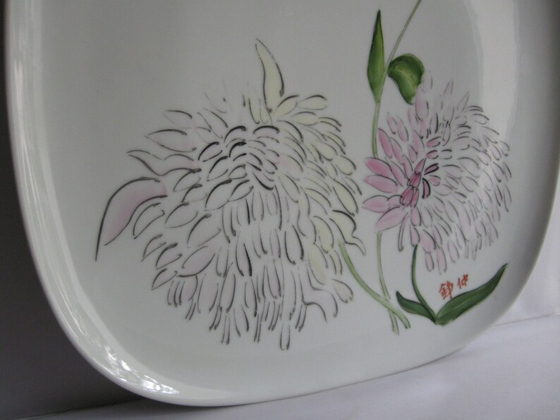 ROSENTHAL hand painting Munich Germany. Large plate with Japanese characters and chrysanthemums. Approx. 30 cm. 1950s / 60s VINTAGE image 3