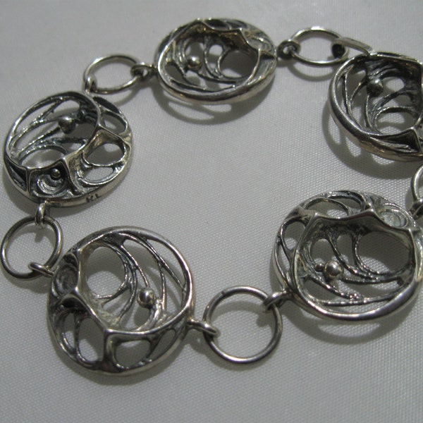 Karl Laine (Sten & Laine) designer ring of sterling silver with rock crystal. 1970s / 80s Finland jewelery. Scandinavian Modernist. VINTAGE
