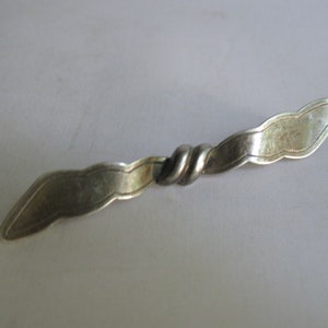Dreamlike, older Theodor Klotz brooch made of silver 835 Ag. Hallmarked: 835 TEKA Handarbeit. VINTAGE Silver Jewelry