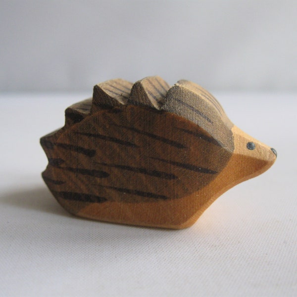Original OSTHEIMER wooden figure / wood animal (marked). Wooden toy. Little Hedgehog. Old model with branding. VINTAGE