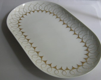 Rosenthal Germany. Lotus, Goldsilhouette. Fleischplatte / Vorlegeplatte. Ca. 33 cm x 19,5 cm. Design Bjoern Wiinblad. Vintage