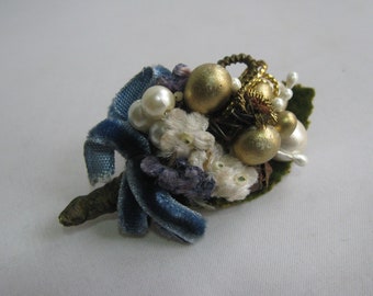 Old traditional costume jewelry pin like mini spice bouquet or bouillon jewelry. Dirndl brooch. Vintage jewelry