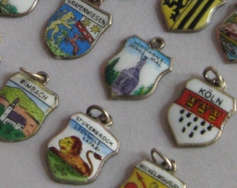 ONE of (still) 6: Coat of arms pendant for charm bracelet. Germany (II). Silver (800 Ag) and enamel. VINTAGE souvenir