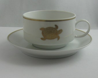 Rosenthal Allemagne. Tasse à soupe en porcelaine avec soucoupe. Décor: tortue. Pour la soupe de tortue. Millésime