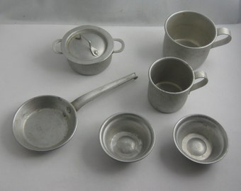 20% OFF: Ancient vessels made of sheet metal / aluminum for dollhouse, doll kitchen or grocery store. 6 pieces. Vintage