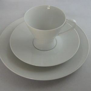Rosenthal (studio line) Germany. Coffee place setting, 3 parts. Form 2000. Latham/Loewy. Porcelain classics from the 1950s / 60s. Vintage
