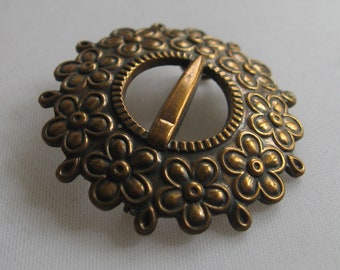 Finland Designer Schmuck: seltene modernistische Gürtelschließe Brosche aus Bronze. Wohl 1970er Jahre Finnland. Skandinavien Vintage Schmuck