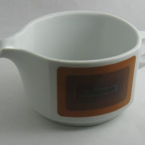 Rosenthal studio line Germany. gravy boat. Model JOY 4, brown. Design Wolf Karnagel. 1970s porcelain. Pop Art / Space Age. VINTAGE