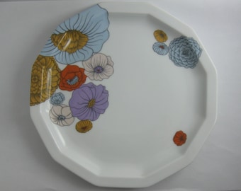 ROSENTHAL Germany studio-line. Polygon, Decor Patras. Design Tapio Wirkkala. Cake plate / breakfast plate. Diameter about 19.5 cm. VINTAGE
