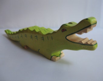 Original HOLZTIGER wooden figure (marked). wooden toy. CROCODILE made of solid maple wood. hand painted VINTAGE