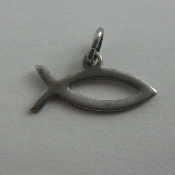 Fisch Anhänger. Kleiner Anhänger aus Sterlingsilber (925 Ag). Christliches Symbol. Eucharistischer Fisch. I·Ch·Th·Y·S Symbol. Vintage Silber