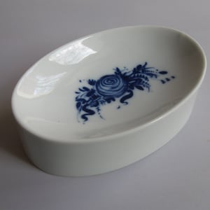Rosenthal studio line Germany. Small porcelain bowl / ashtray (?). Cobalt rose blue painting. Approx. 13 x 8 x 3.8 cm. VINTAGE