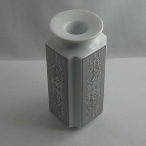 ROSENTHAL classic Germany. Porcelain candlestick / candle holder. Design: Regis Dho. Height about 11.5 cm. Collectible. VINTAGE