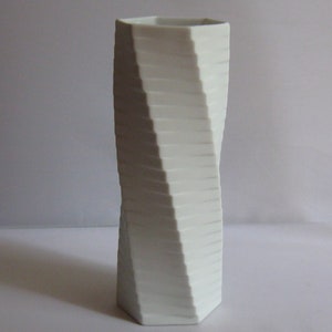 ROSENTHAL studio line Germany. Relief porcelain vase &quot;Pisa&quot;. Design: Werner Uhl. Height approx. 19.8 cm. 1970s pop art design. VINTAGE